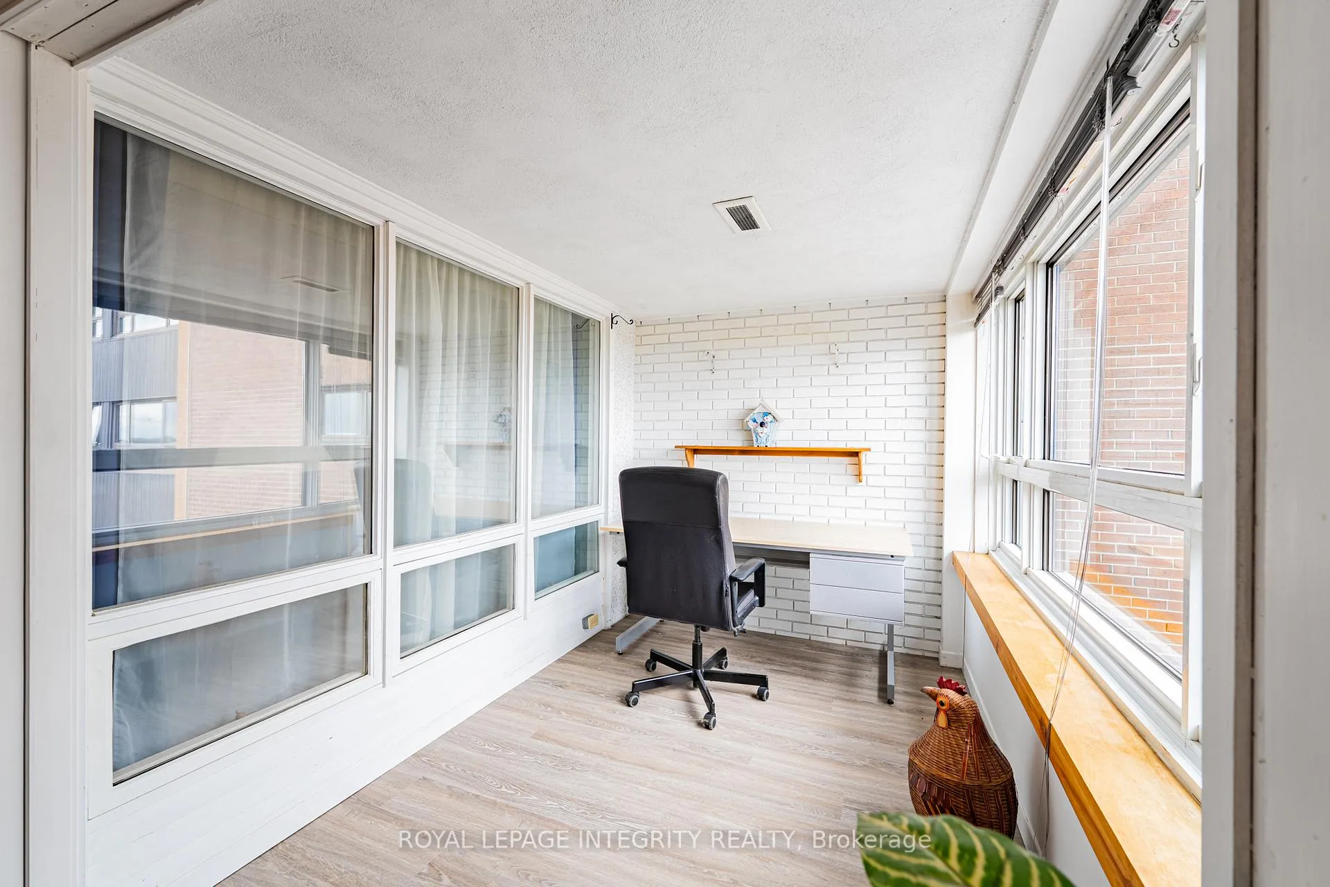 Photo 14 of Unit 806, 1356 Meadowlands Drive E, Ottawa, Borden Farm/Stewart Farm/Carleton Heights/Parkwood Hills — HOMEH