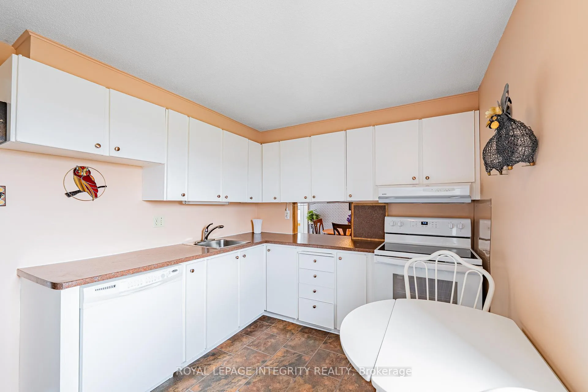 Photo 17 of Unit 806, 1356 Meadowlands Drive E, Ottawa, Borden Farm/Stewart Farm/Carleton Heights/Parkwood Hills — HOMEH