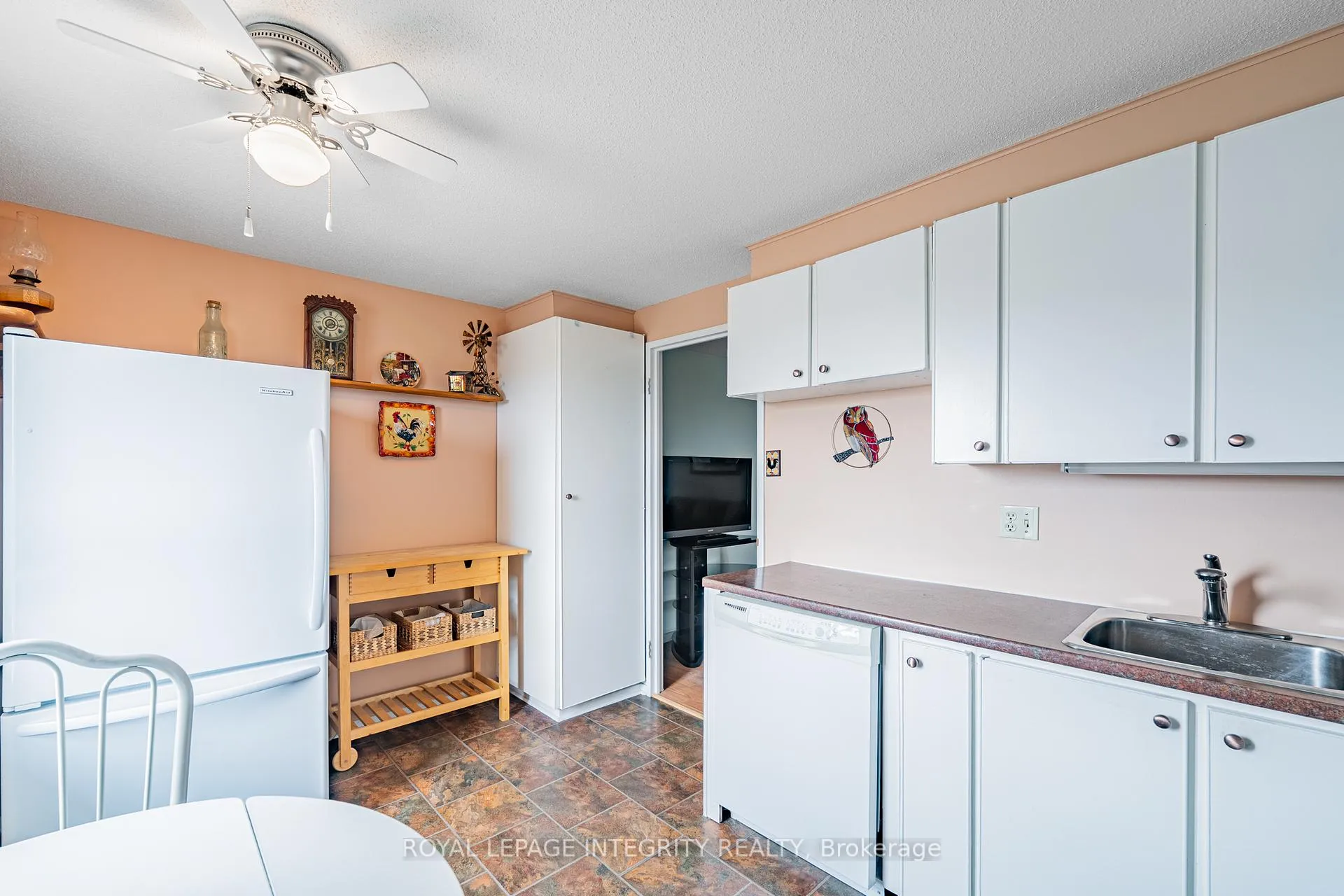 Photo 18 of Unit 806, 1356 Meadowlands Drive E, Ottawa, Borden Farm/Stewart Farm/Carleton Heights/Parkwood Hills — HOMEH