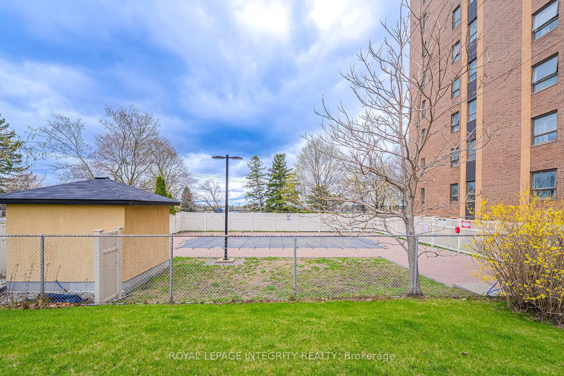Photo 34 of Unit 806, 1356 Meadowlands Drive E, Ottawa, Borden Farm/Stewart Farm/Carleton Heights/Parkwood Hills — HOMEH