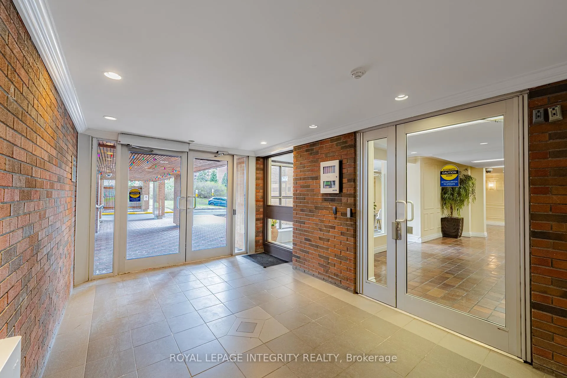 Photo 35 of Unit 806, 1356 Meadowlands Drive E, Ottawa, Borden Farm/Stewart Farm/Carleton Heights/Parkwood Hills — HOMEH