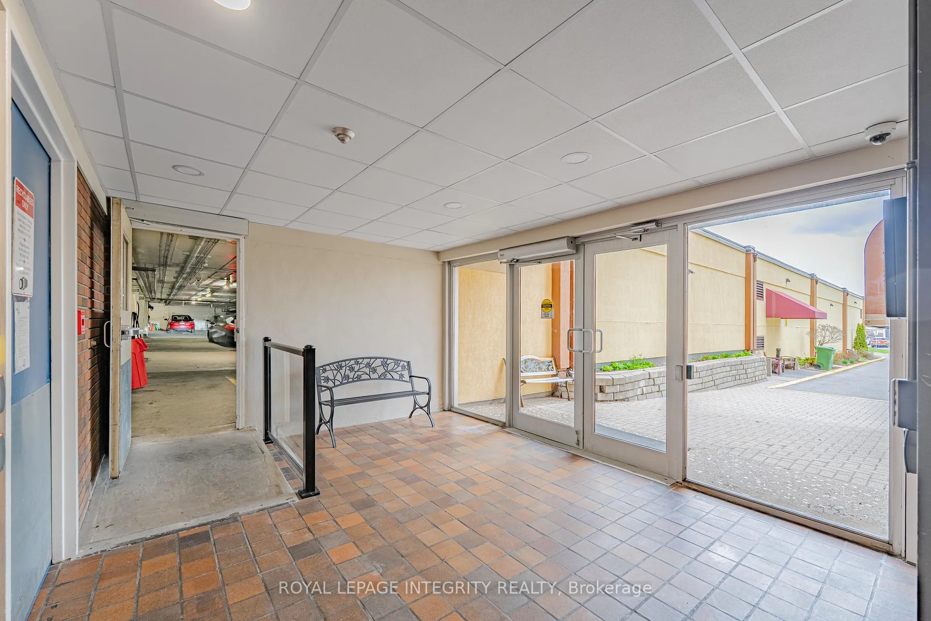 Photo 38 of Unit 806, 1356 Meadowlands Drive E, Ottawa, Borden Farm/Stewart Farm/Carleton Heights/Parkwood Hills — HOMEH