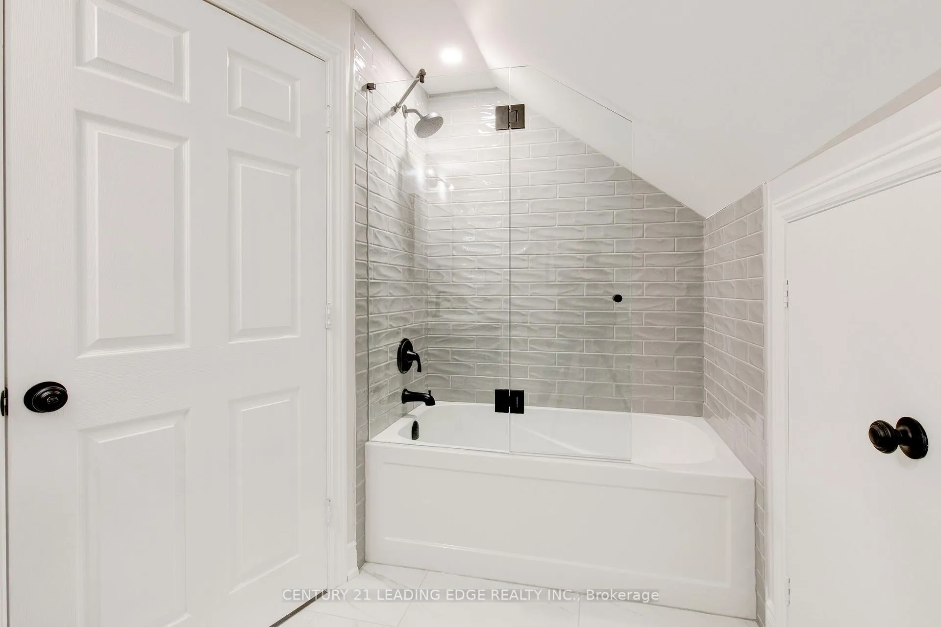 Photo 28 of 237 Boyers Road, Georgina, Historic Lakeshore Communities — HOMEH