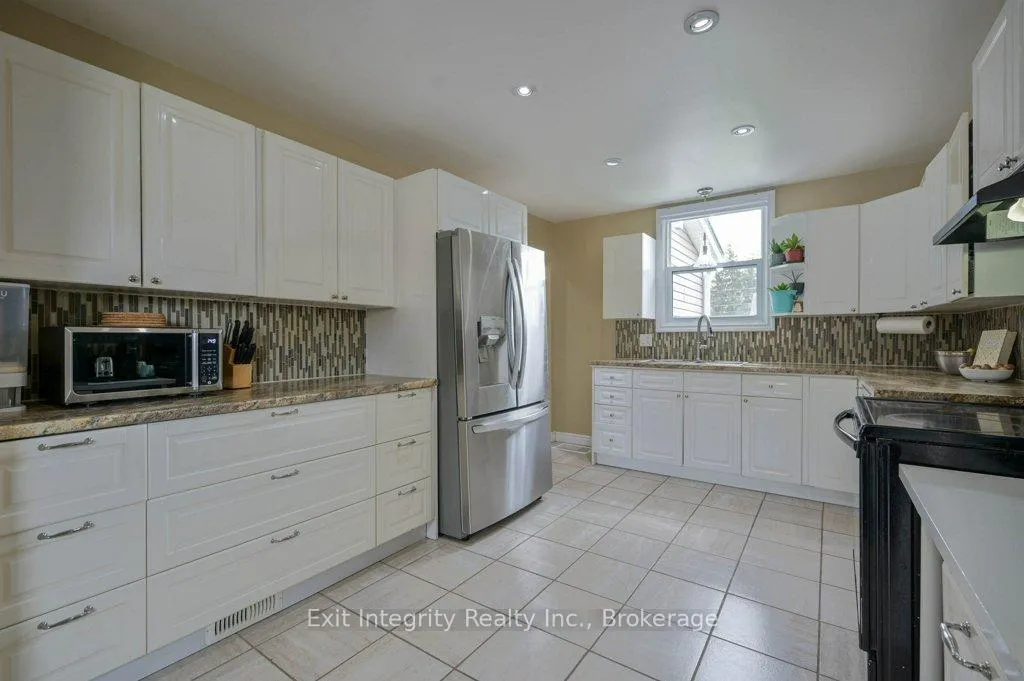 Photo 3 of 98 Morton Avenue W, Brant, Brantford Twp — HOMEH