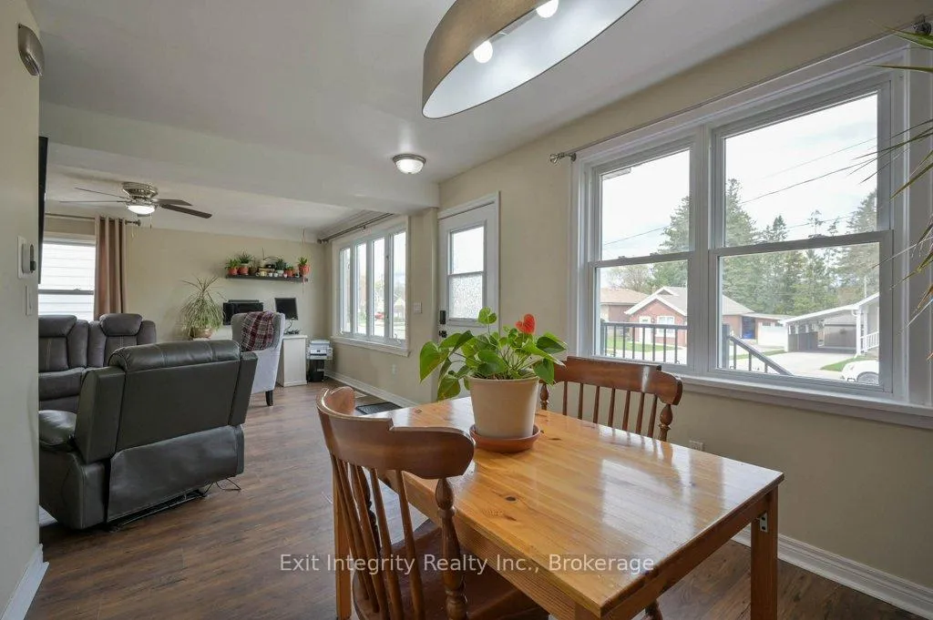 Photo 7 of 98 Morton Avenue W, Brant, Brantford Twp — HOMEH