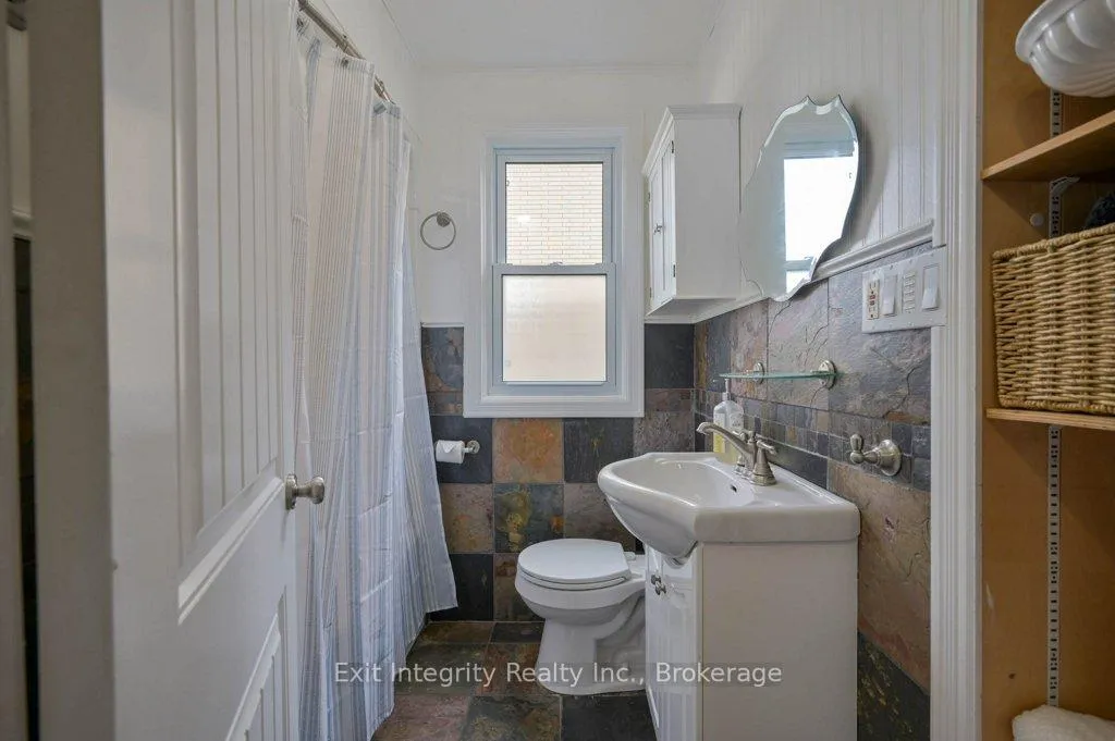 Photo 12 of 98 Morton Avenue W, Brant, Brantford Twp — HOMEH