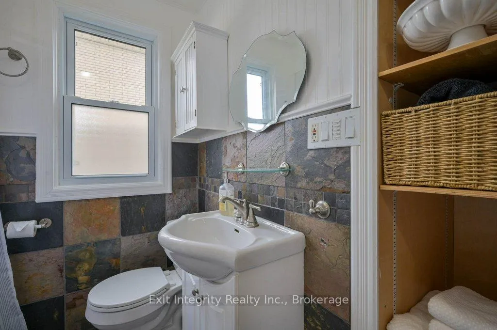Photo 13 of 98 Morton Avenue W, Brant, Brantford Twp — HOMEH