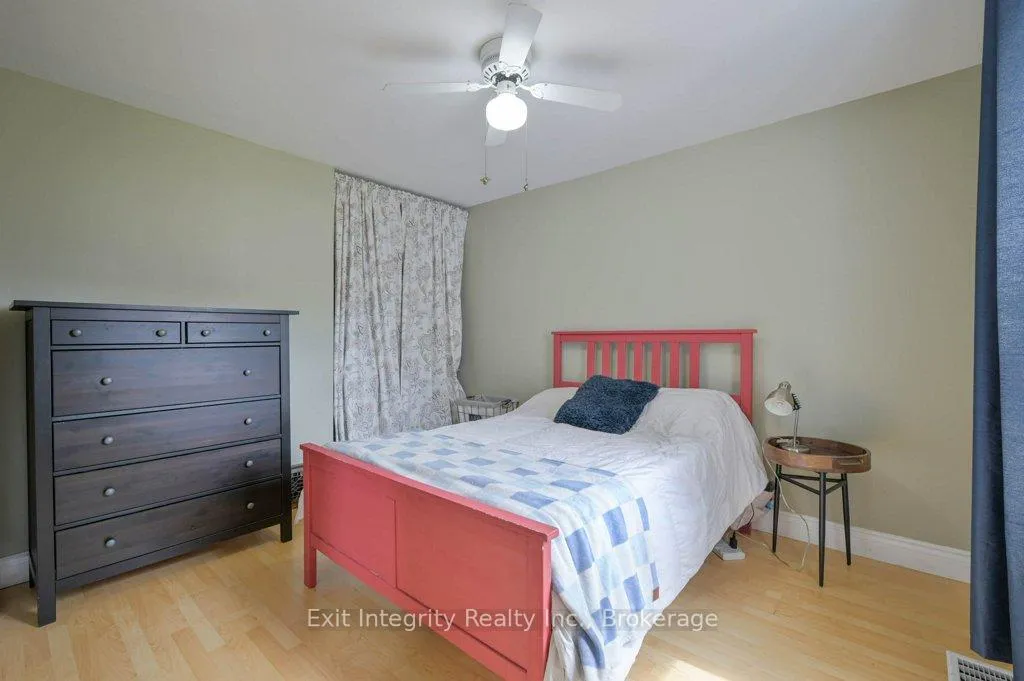 Photo 15 of 98 Morton Avenue W, Brant, Brantford Twp — HOMEH