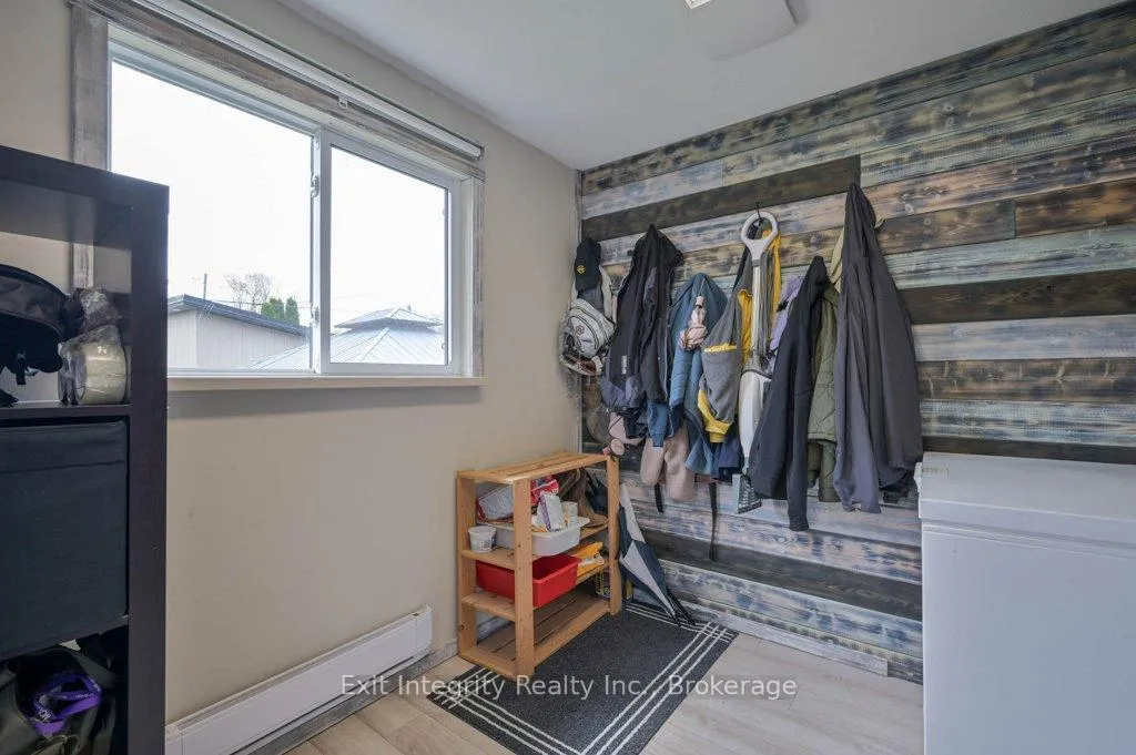 Photo 17 of 98 Morton Avenue W, Brant, Brantford Twp — HOMEH