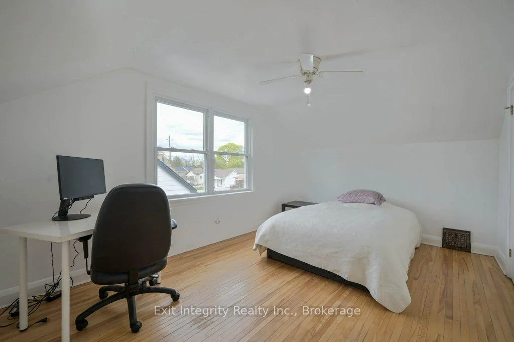 Photo 21 of 98 Morton Avenue W, Brant, Brantford Twp — HOMEH