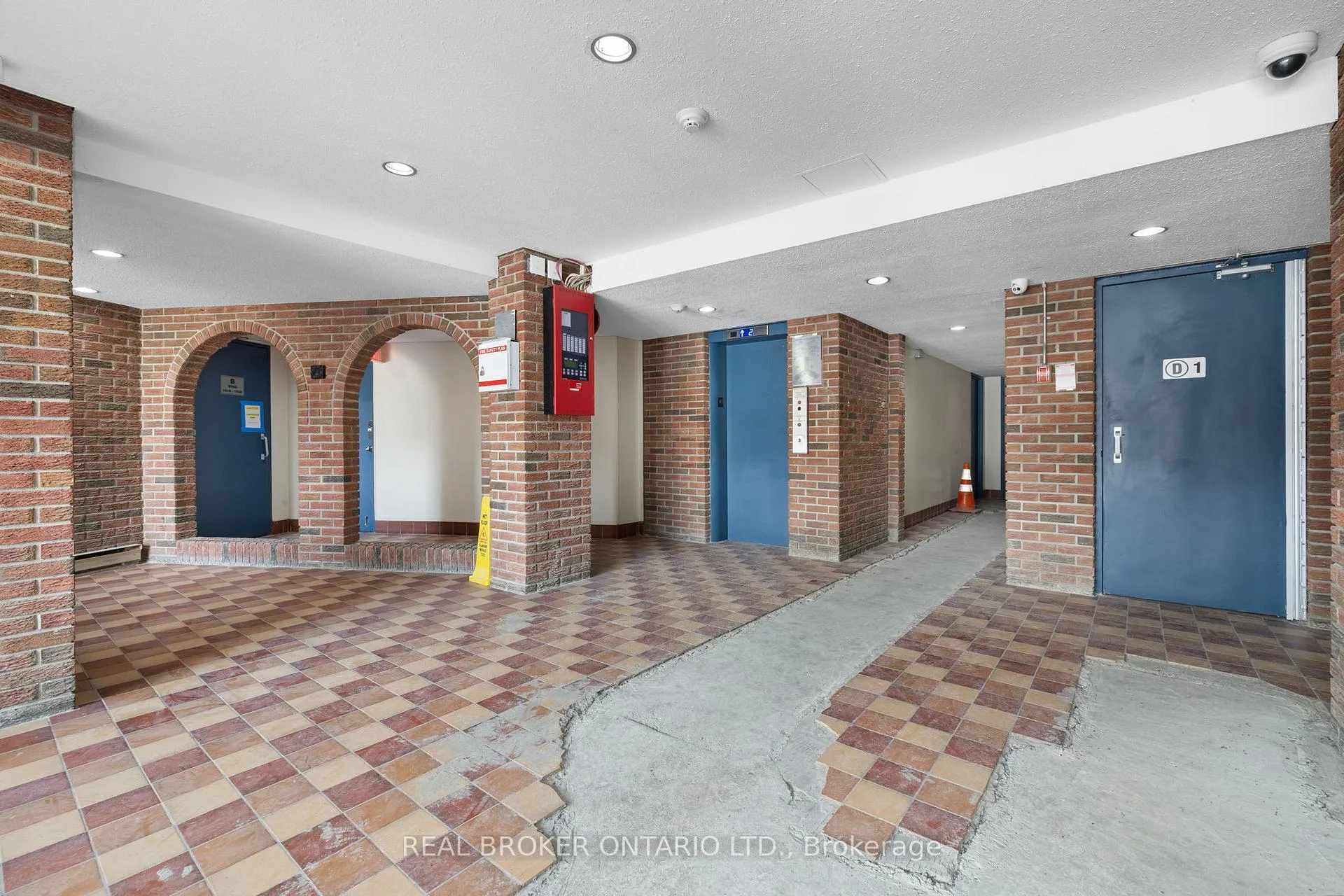 Photo 2 of Unit 103C, 2041 Arrowsmith Drive, Ottawa, Beacon Hill South — HOMEH