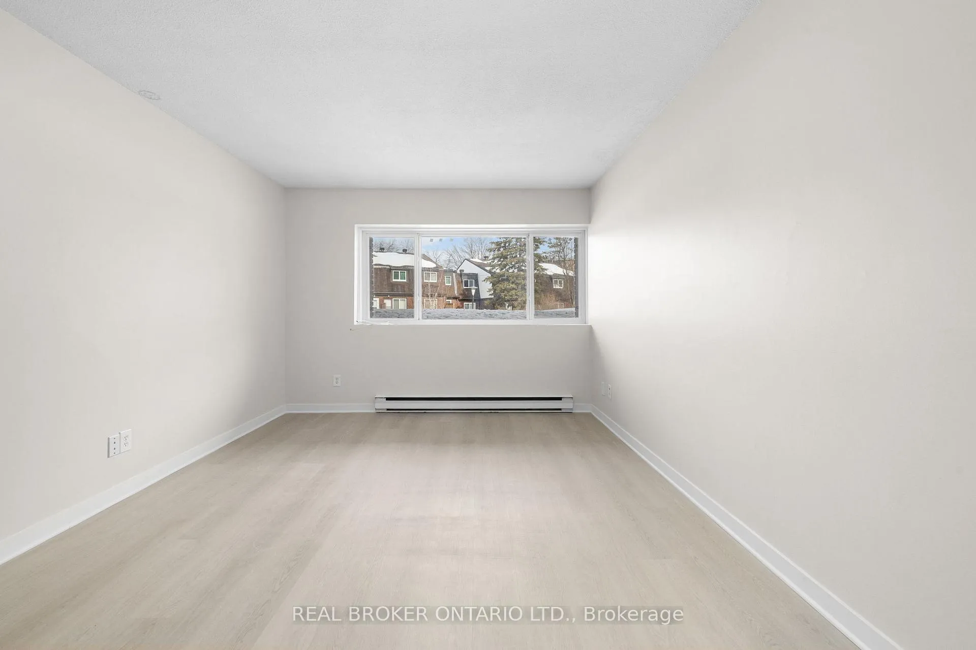 Photo 4 of Unit 103C, 2041 Arrowsmith Drive, Ottawa, Beacon Hill South — HOMEH