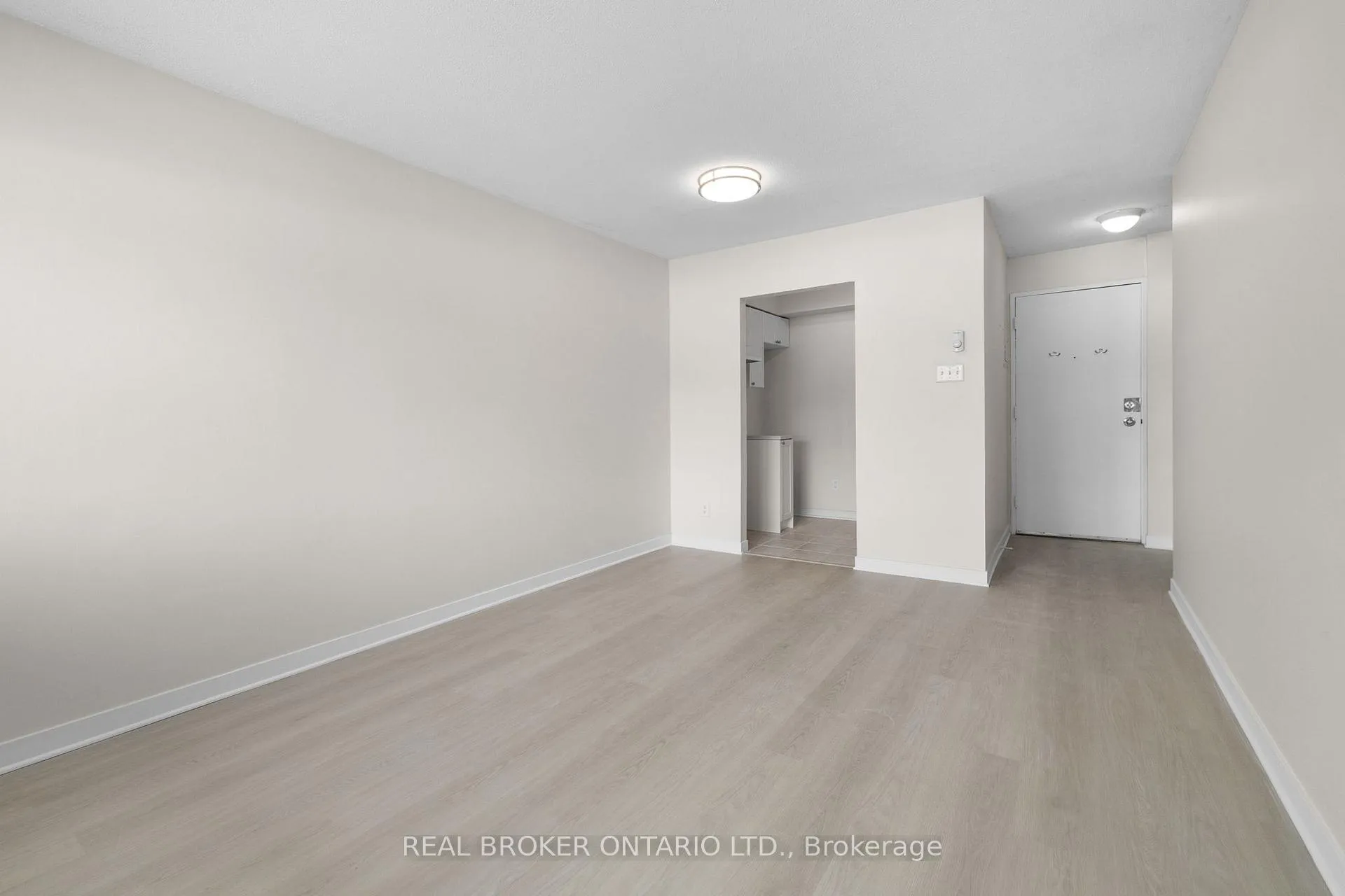 Photo 5 of Unit 103C, 2041 Arrowsmith Drive, Ottawa, Beacon Hill South — HOMEH
