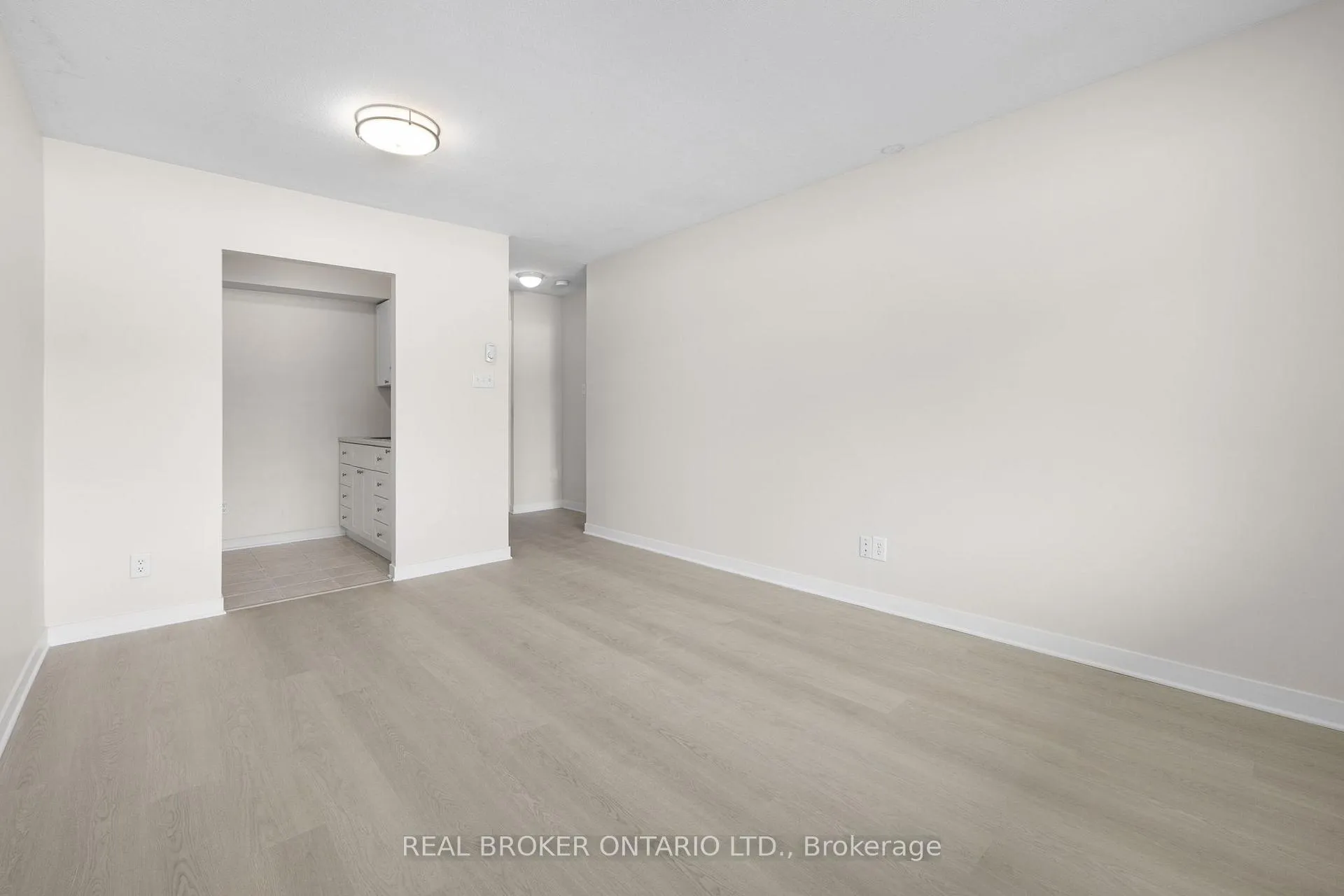 Photo 6 of Unit 103C, 2041 Arrowsmith Drive, Ottawa, Beacon Hill South — HOMEH