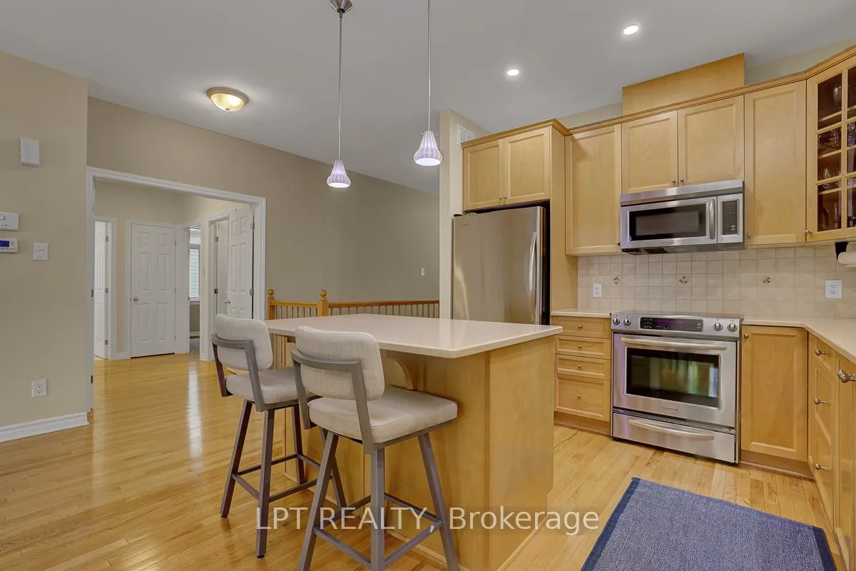 Photo 11 of 346 Jackson Stitt Circle, Ottawa, Stittsville (North) — HOMEH