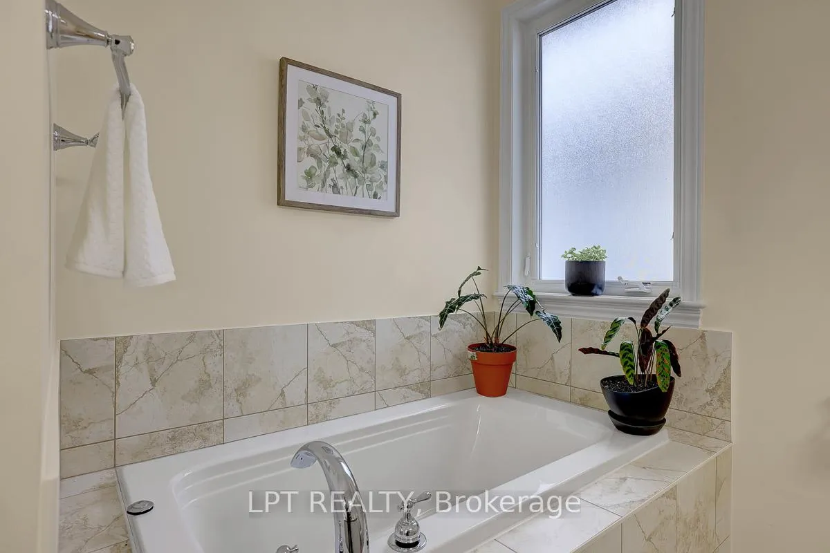 Photo 23 of 346 Jackson Stitt Circle, Ottawa, Stittsville (North) — HOMEH