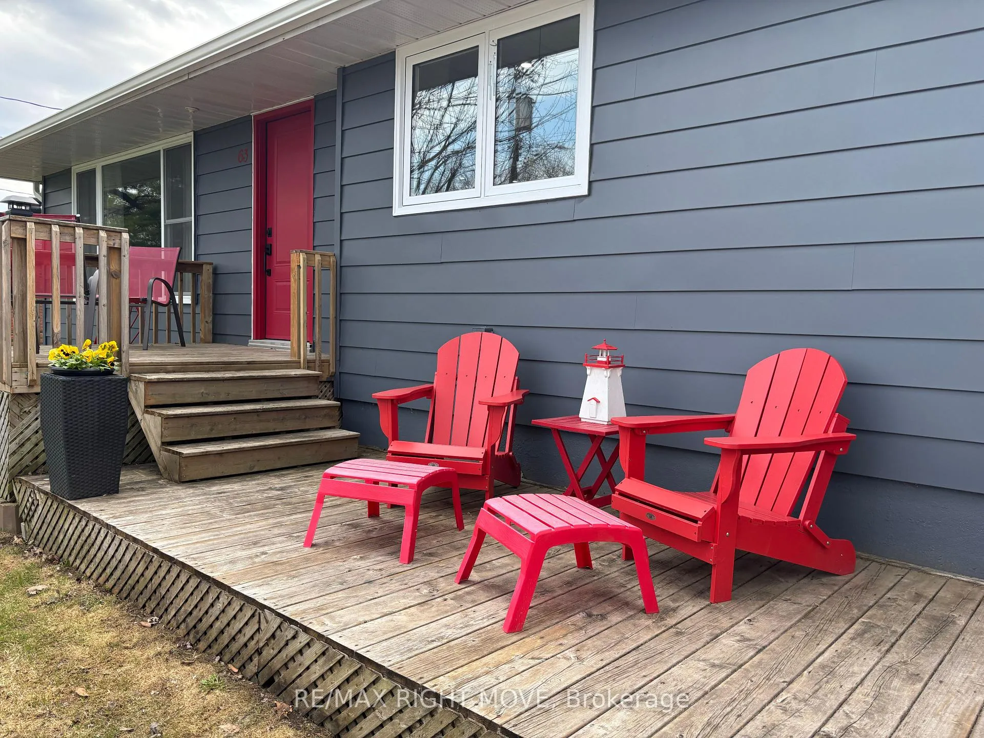 Photo 3 of 63 Fourth Street, Orillia — HOMEH