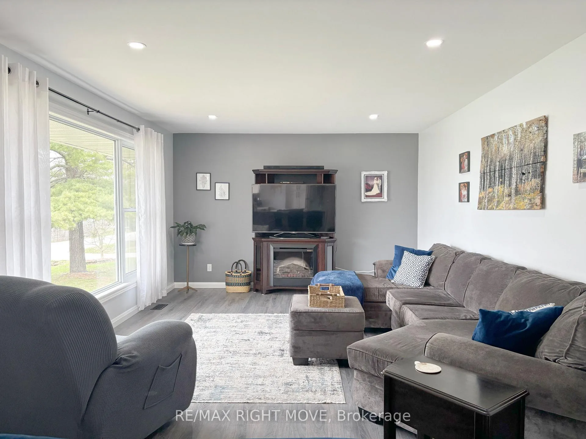 Photo 10 of 63 Fourth Street, Orillia — HOMEH