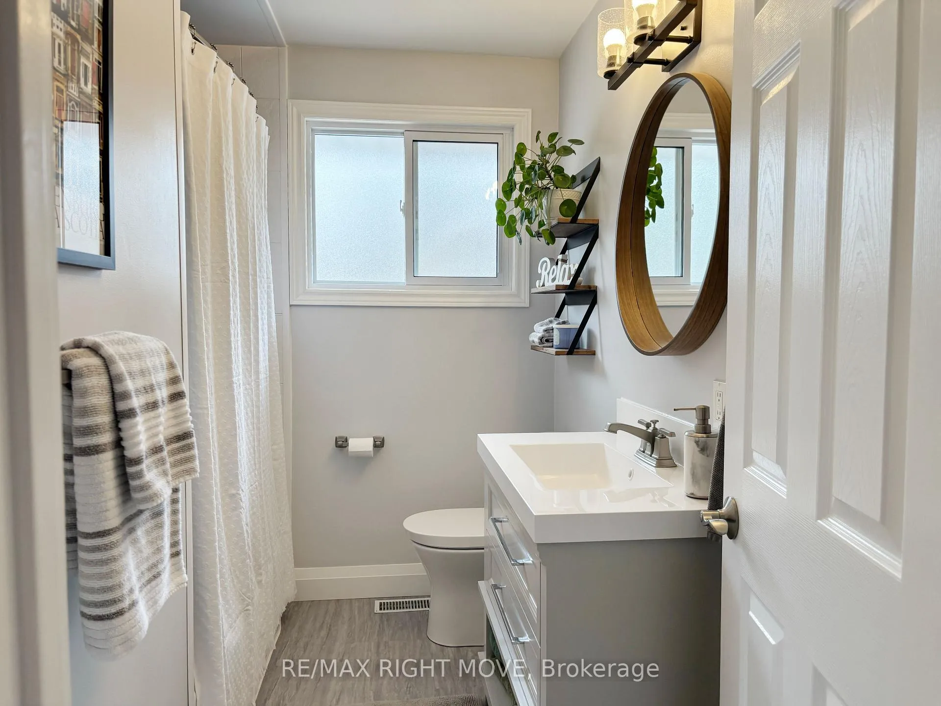 Photo 17 of 63 Fourth Street, Orillia — HOMEH
