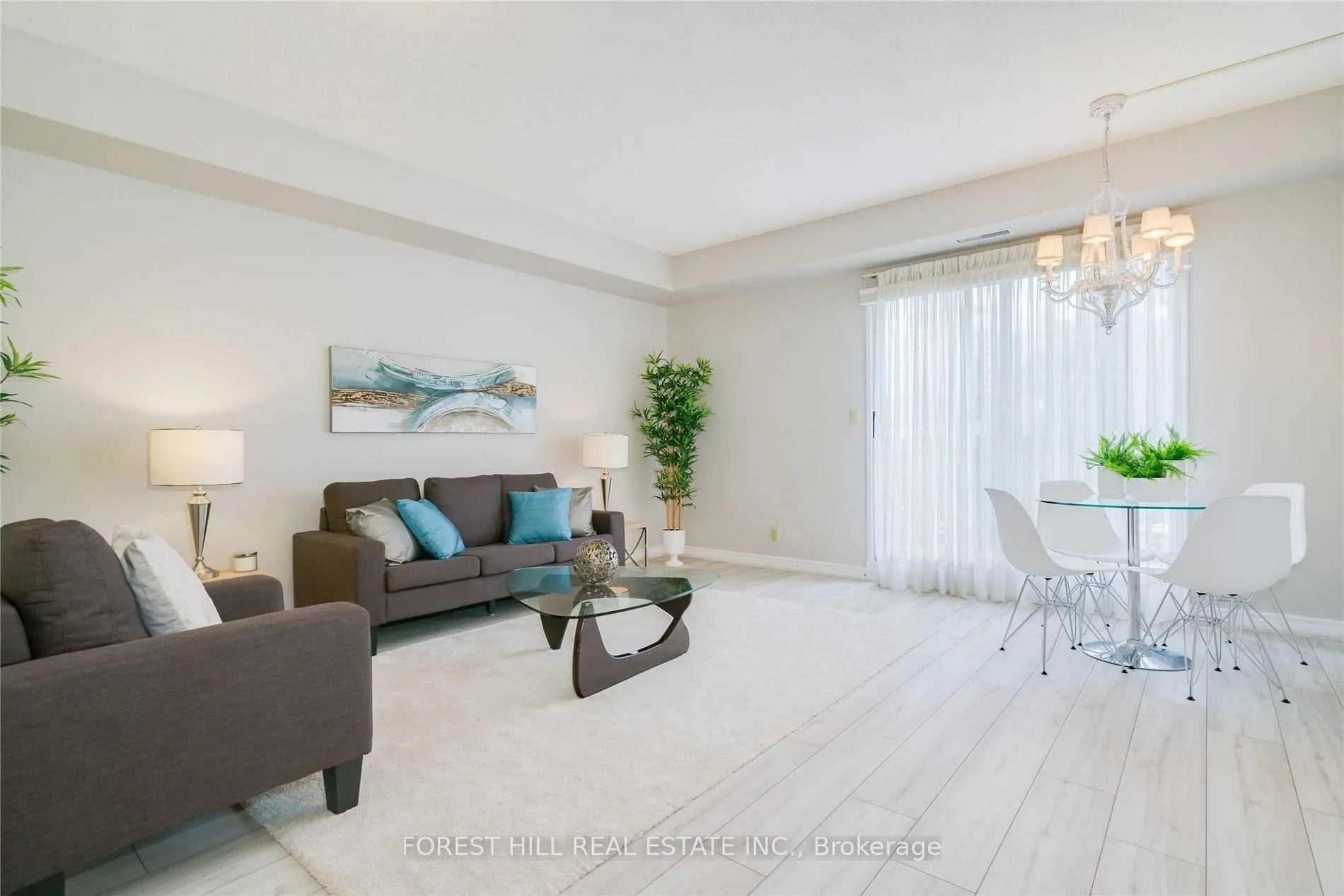 Photo 5 of Unit 103, 9 Greenbriar Road, North York, Bayview Village — HOMEH