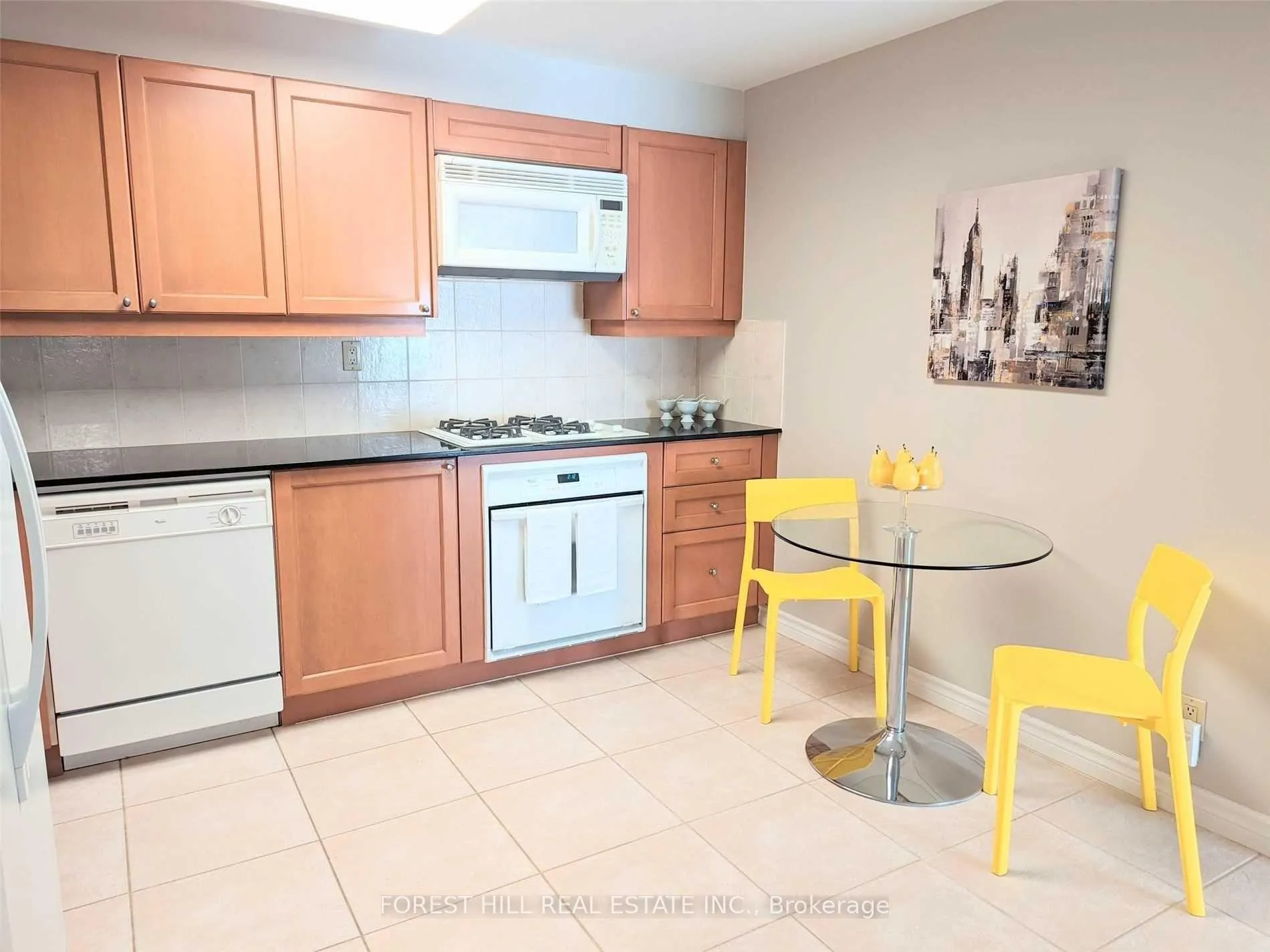 Photo 10 of Unit 103, 9 Greenbriar Road, North York, Bayview Village — HOMEH