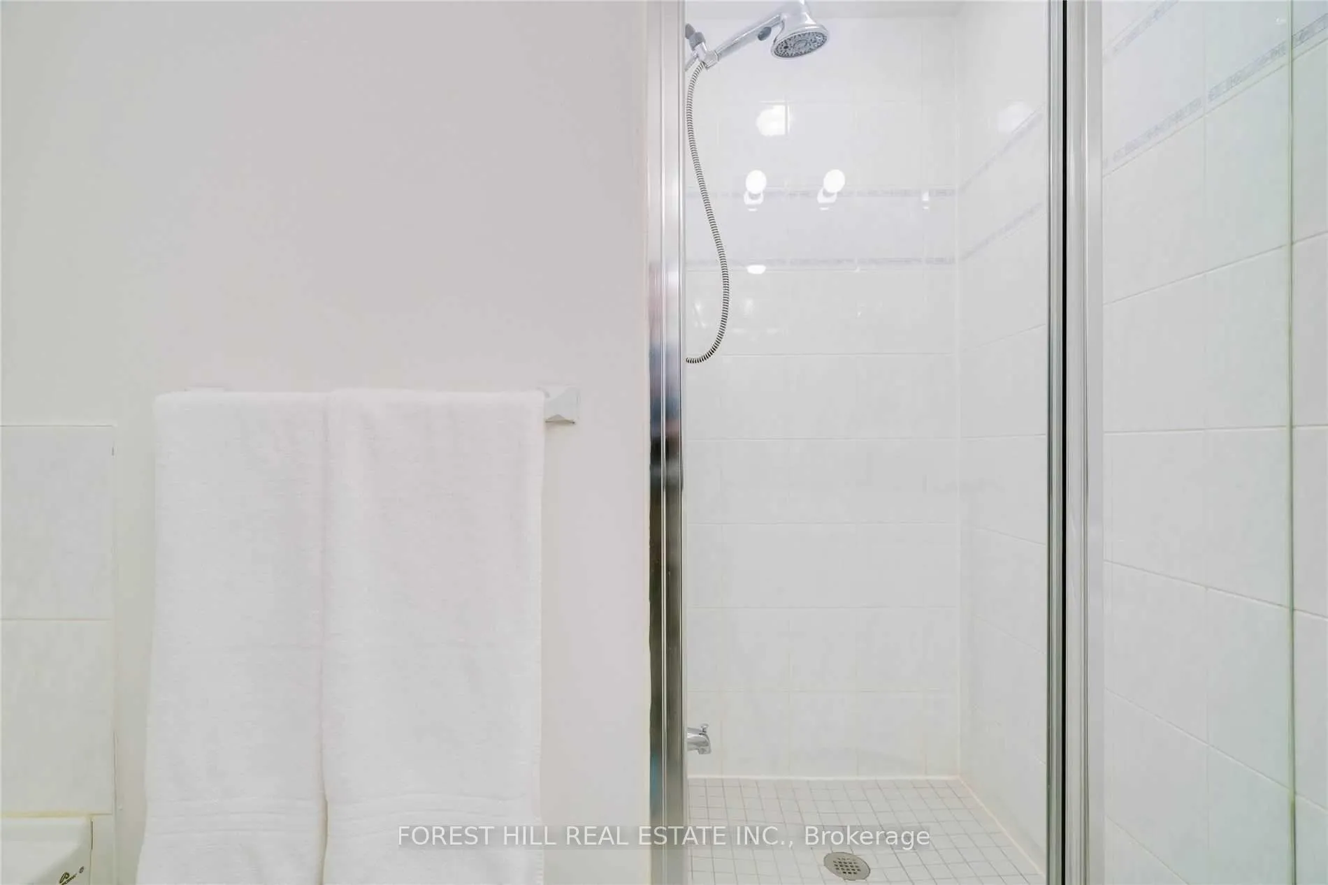 Photo 15 of Unit 103, 9 Greenbriar Road, North York, Bayview Village — HOMEH