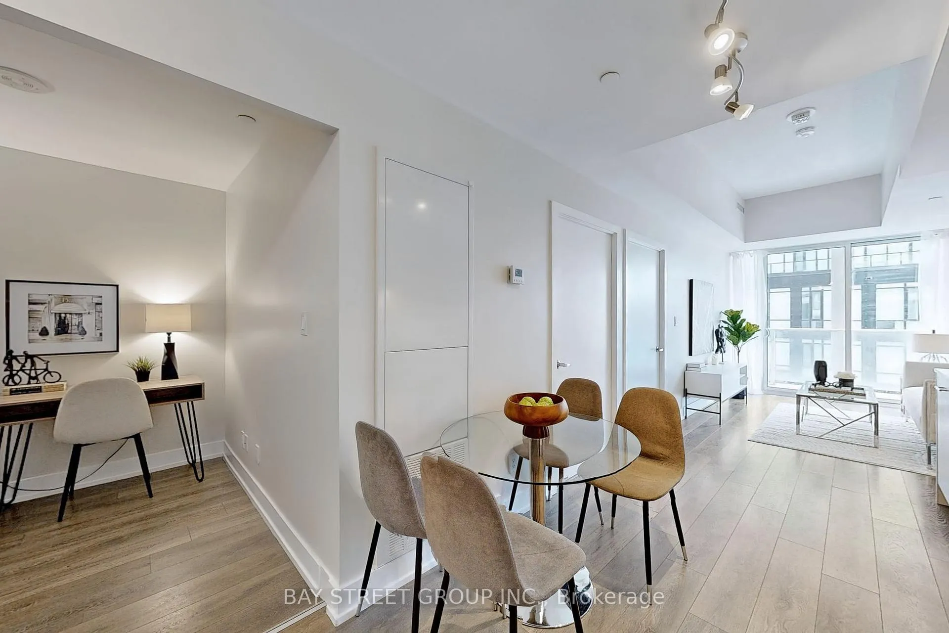 Photo 3 of Unit 503, 180 Fairview Mall Drive, North York, Don Valley Village — HOMEH