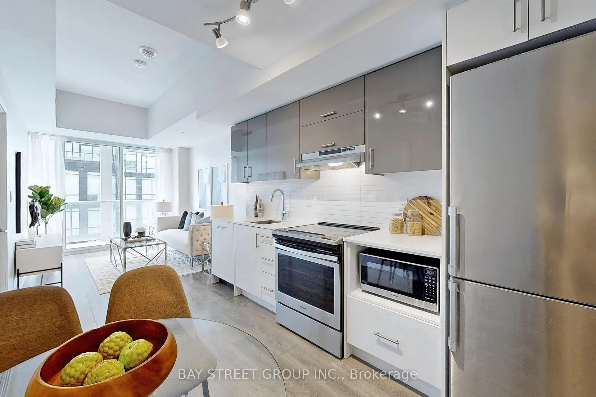 Photo 7 of Unit 503, 180 Fairview Mall Drive, North York, Don Valley Village — HOMEH