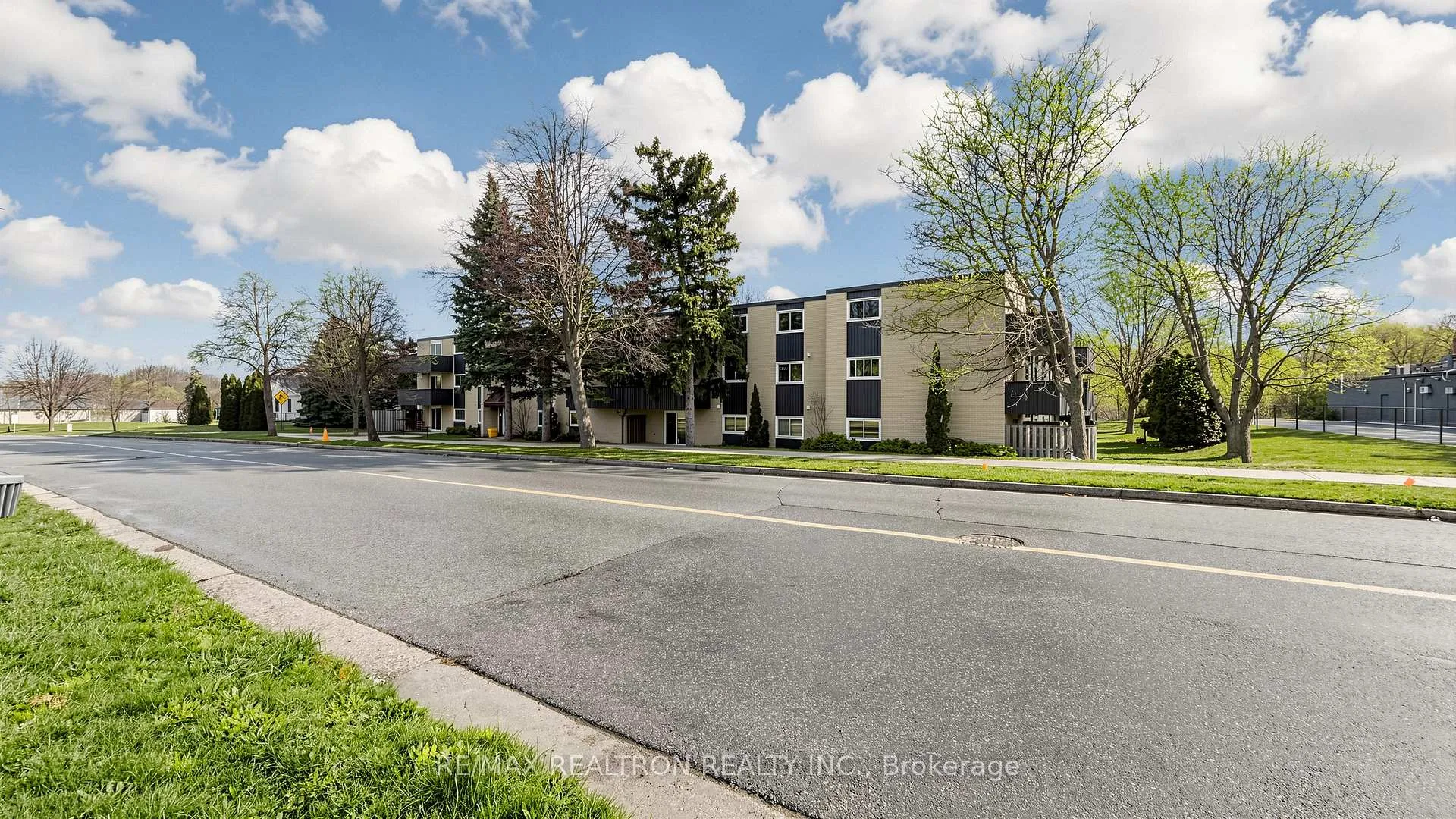 Photo 2 of Unit 208, 75 Hazelglen Drive, Kitchener — HOMEH