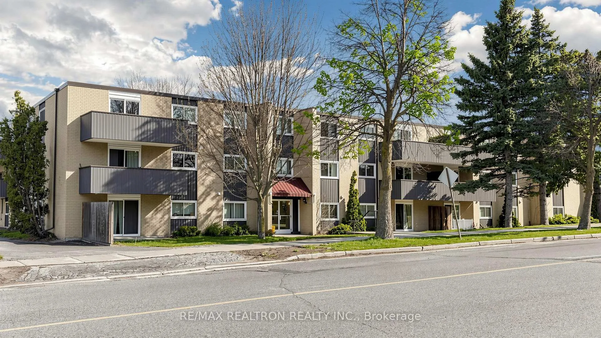 Photo 44 of Unit 208, 75 Hazelglen Drive, Kitchener — HOMEH