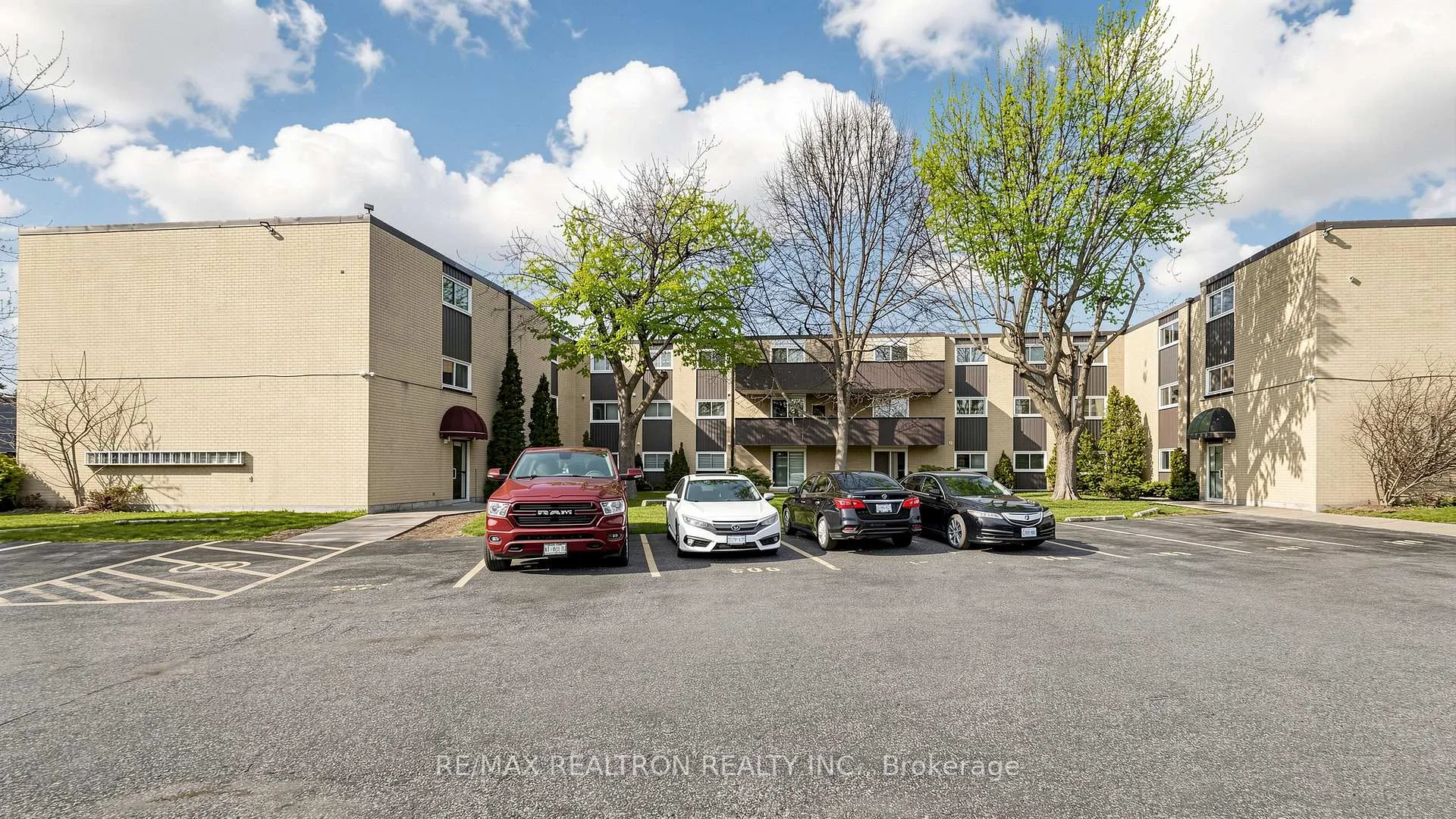 Photo 47 of Unit 208, 75 Hazelglen Drive, Kitchener — HOMEH