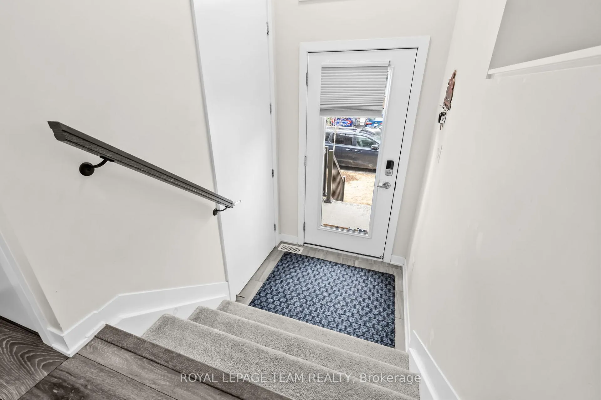 Photo 2 of 233 Speckled Alder Row, Ottawa, Barrhaven - Half Moon Bay — HOMEH