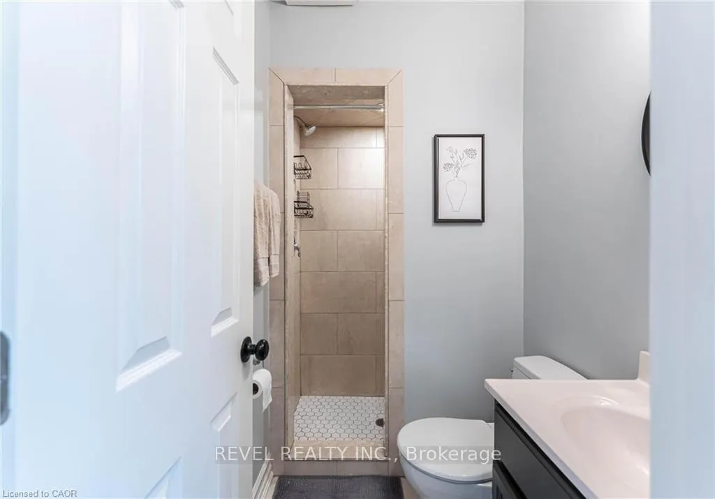 Photo 10 of 140 Royal Avenue, Hamilton, Ainslie Wood — HOMEH