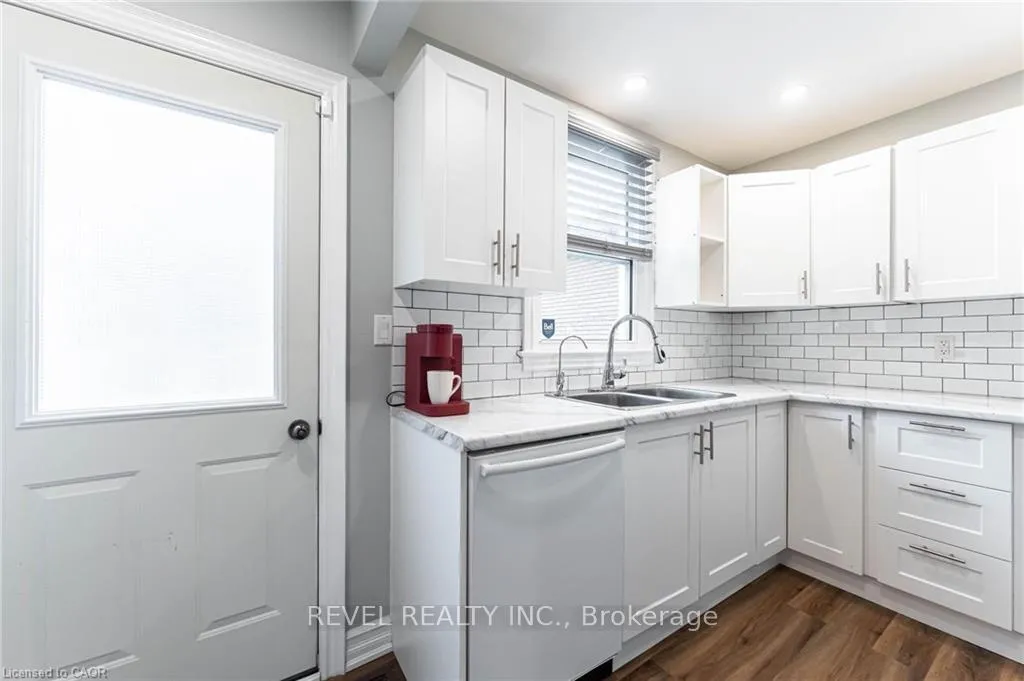 Photo 17 of 140 Royal Avenue, Hamilton, Ainslie Wood — HOMEH