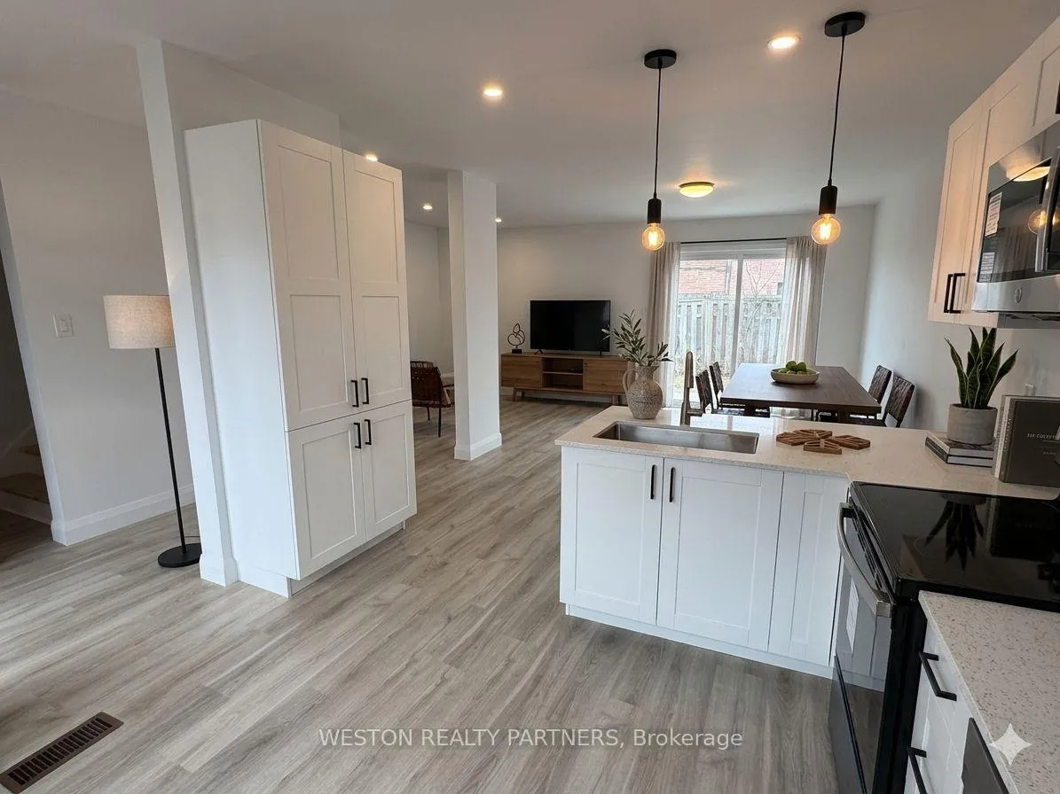 Photo 1 of Unit 37, 3030 Driftwood Drive, Burlington, Brant Hills — HOMEH