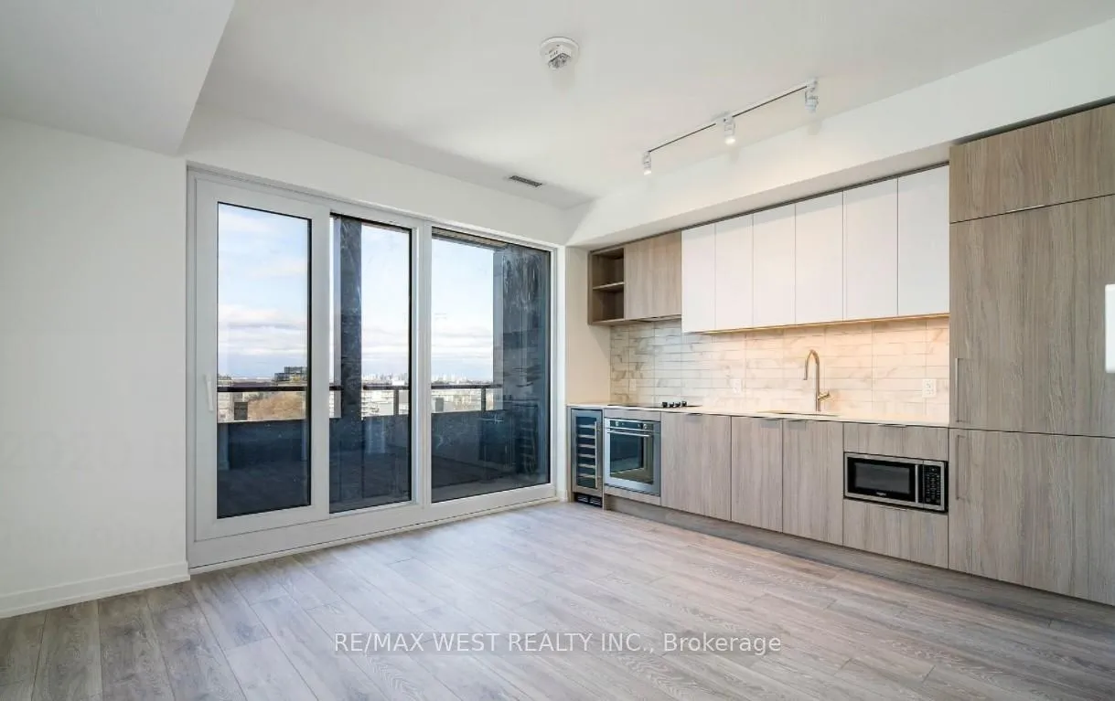 Photo 3 of Unit 1209, 2020 Bathurst Street, Toronto, Humewood-Cedarvale — HOMEH