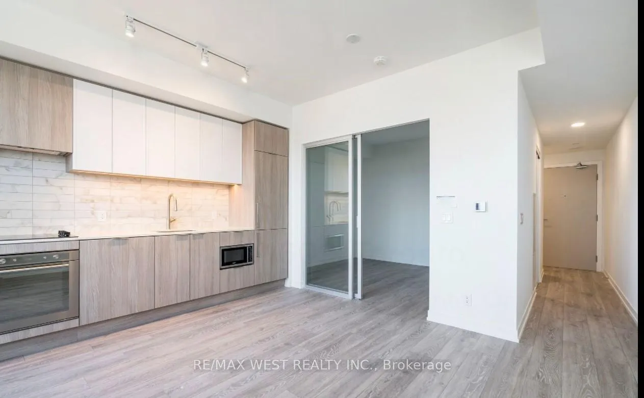 Photo 5 of Unit 1209, 2020 Bathurst Street, Toronto, Humewood-Cedarvale — HOMEH