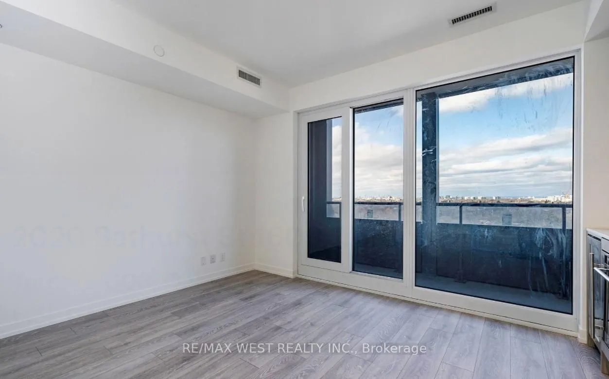 Photo 9 of Unit 1209, 2020 Bathurst Street, Toronto, Humewood-Cedarvale — HOMEH