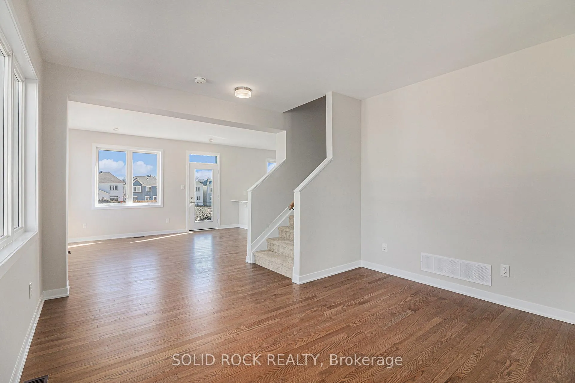 Photo 5 of 208 Beebalm Crescent, Ottawa, Barrhaven - Half Moon Bay — HOMEH