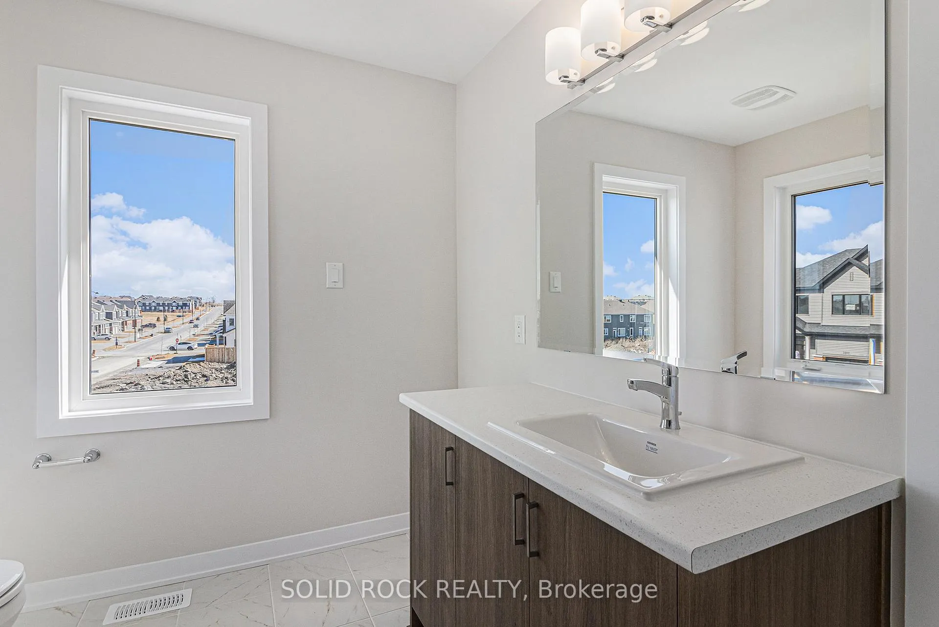 Photo 15 of 208 Beebalm Crescent, Ottawa, Barrhaven - Half Moon Bay — HOMEH
