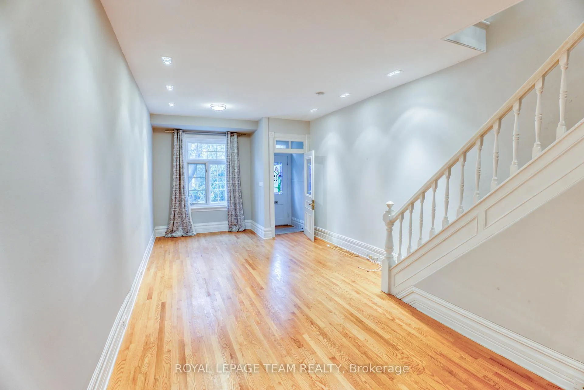 Photo 7 of 87 Guigues Avenue, Ottawa, Lower Town/Byward Market — HOMEH
