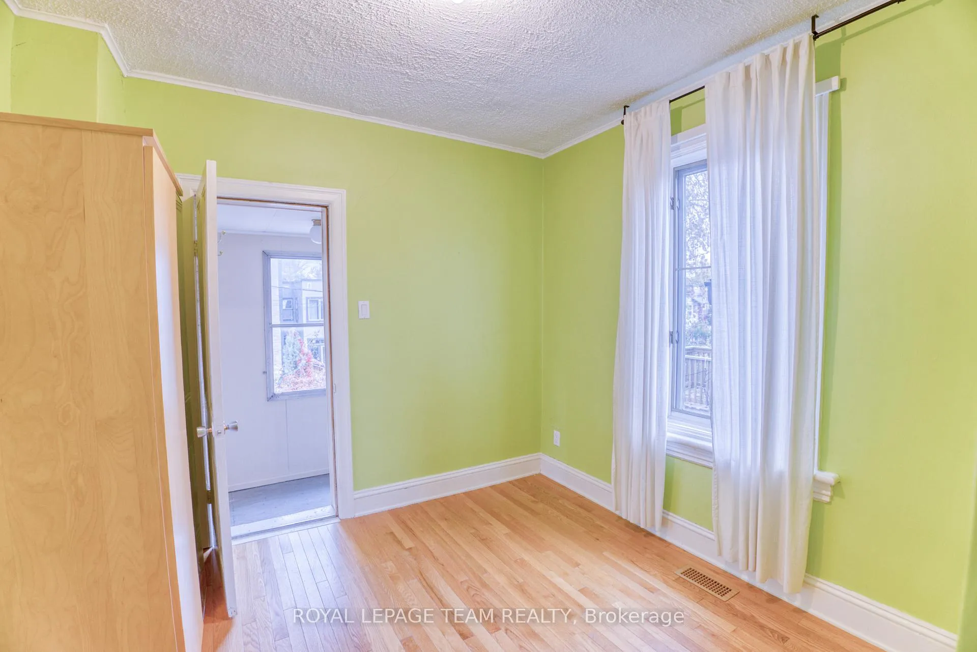 Photo 20 of 87 Guigues Avenue, Ottawa, Lower Town/Byward Market — HOMEH