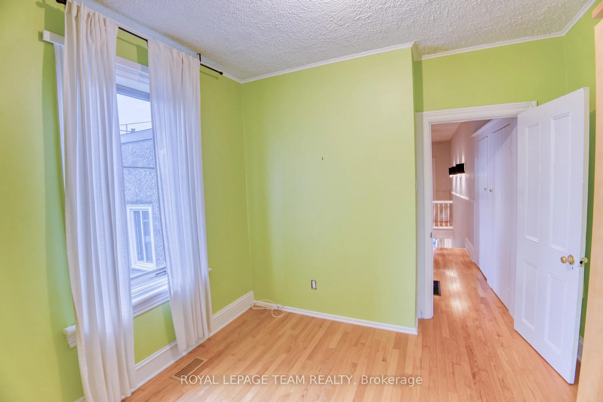 Photo 21 of 87 Guigues Avenue, Ottawa, Lower Town/Byward Market — HOMEH