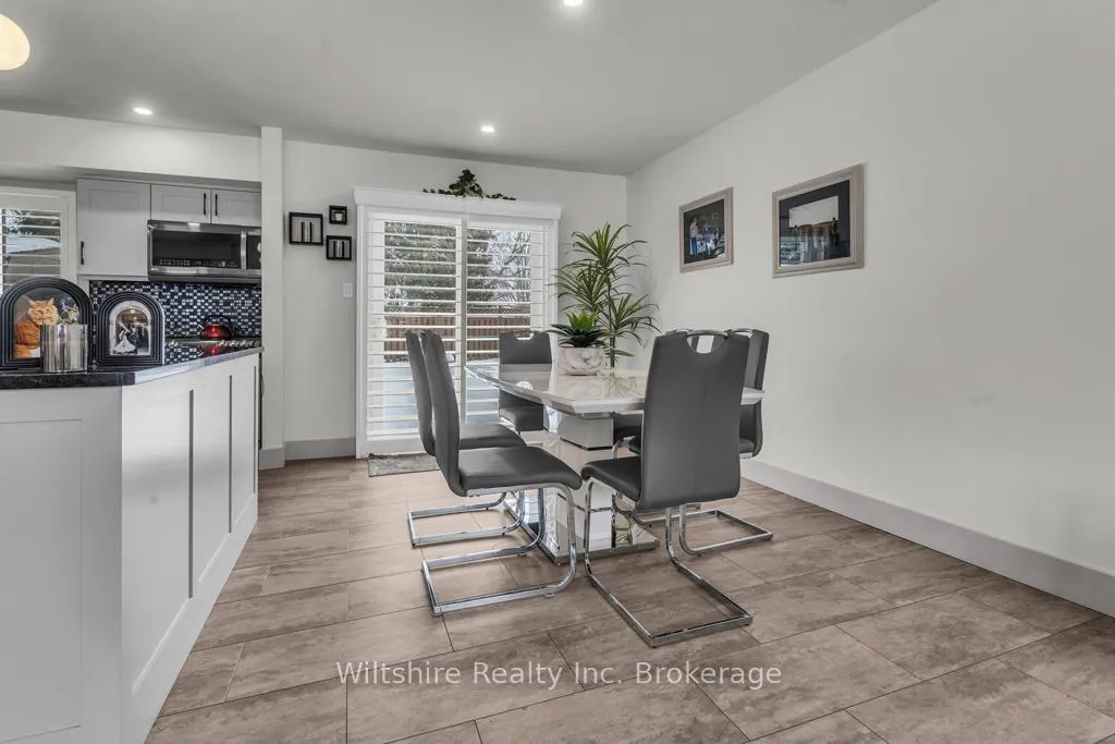 Photo 5 of 32 Devon Court, Tillsonburg — HOMEH