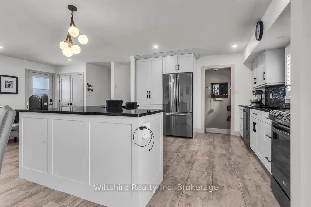 Photo 9 of 32 Devon Court, Tillsonburg — HOMEH
