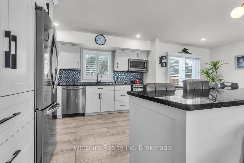 Photo 12 of 32 Devon Court, Tillsonburg — HOMEH