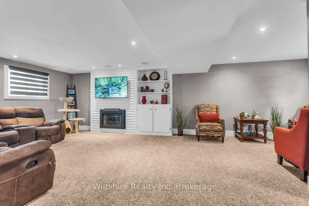Photo 13 of 32 Devon Court, Tillsonburg — HOMEH