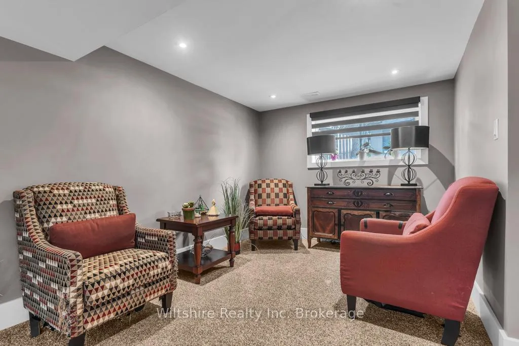 Photo 18 of 32 Devon Court, Tillsonburg — HOMEH