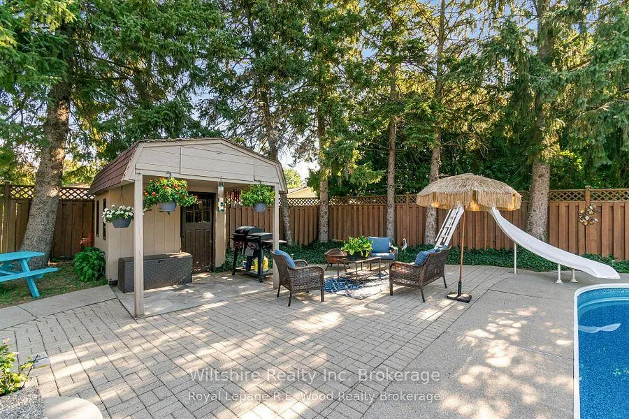 Photo 28 of 32 Devon Court, Tillsonburg — HOMEH