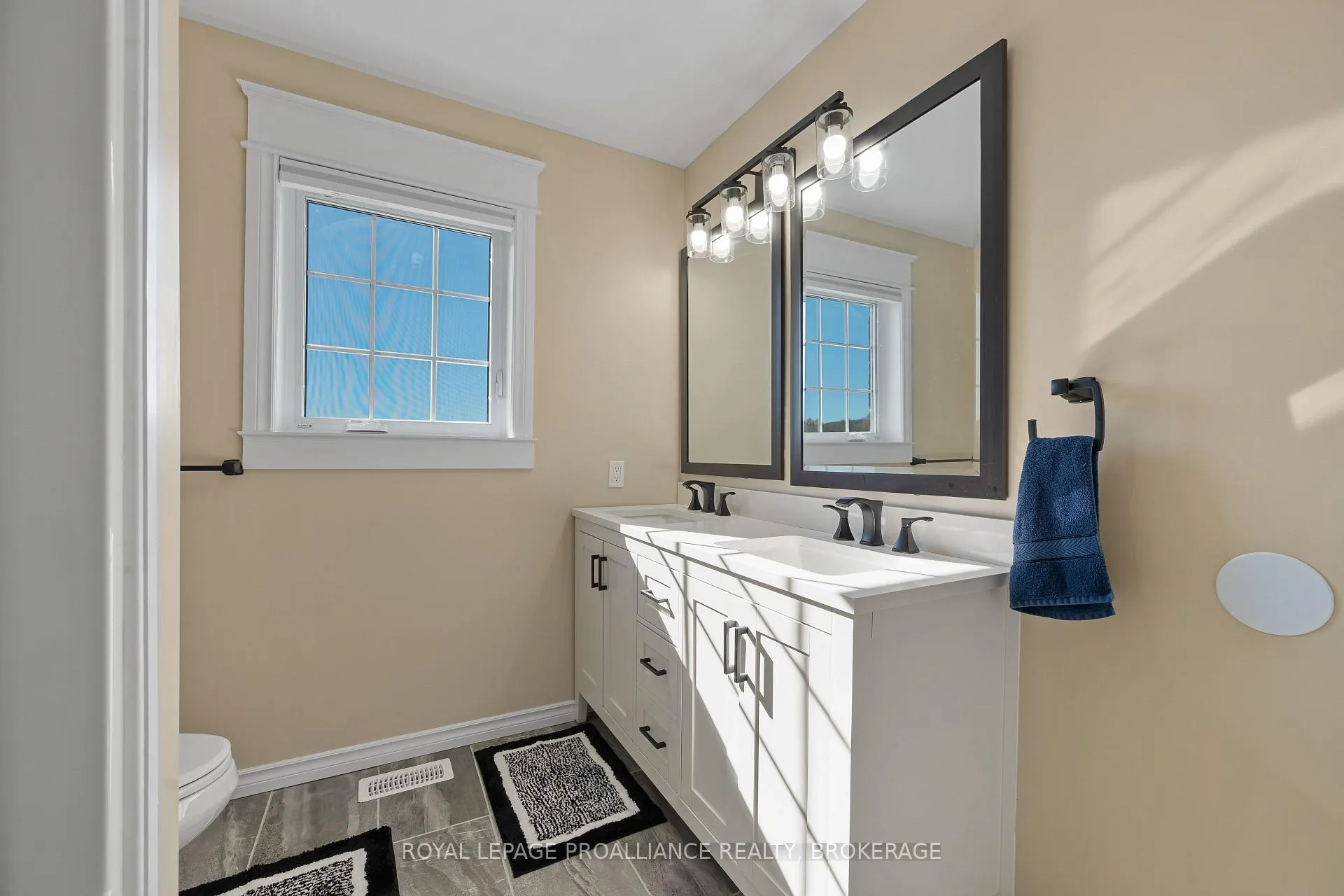 Photo 17 of 103 Hineman Street, Kingston, City North of 401 — HOMEH
